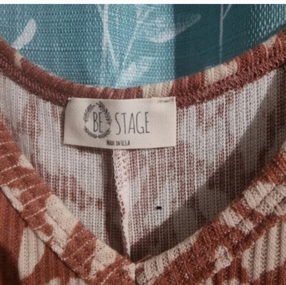 🍁🍂Boutique 1x leapord open shoulder sweater - Picture 4 of 4